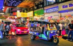 Cảnh báo với người ở nhà mặt đường